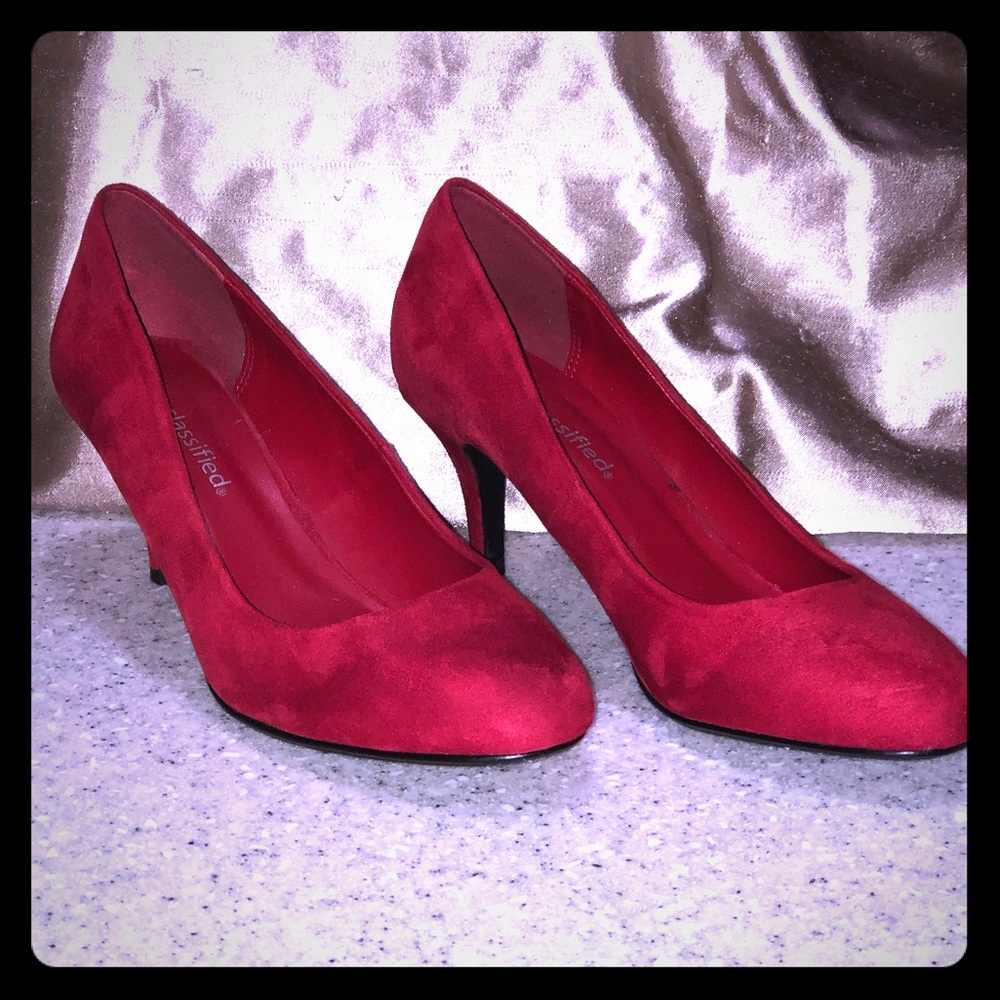 8 heel red faux suede